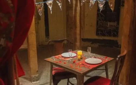 ஆயிரம் ஆண்டு பழைய சிறையில் மதிய உணவு... காதலர் தின விருந்து...