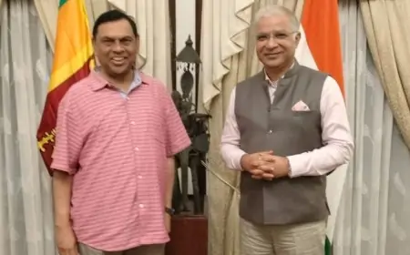 இந்திய உயர்ஸ்தானிகரைச் சந்தித்தார் பசில் ராஜபக்ஷ