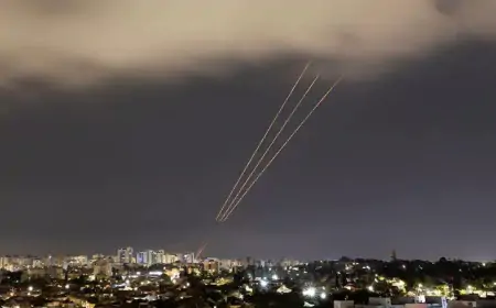 ஏவுகணைகளை வீசி இஸ்ரேல் மீது ஈரான் கடும் தாக்குதல்; மத்திய கிழக்கில் பதற்றம்