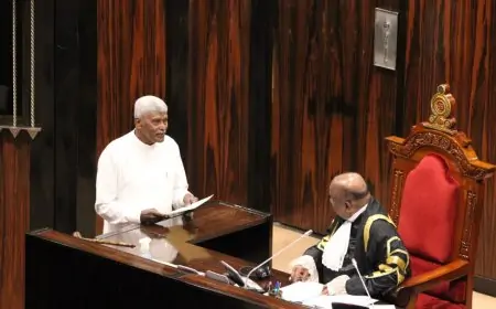 නව මන්ත්‍රීවරයෙක් දිවුරුම් දෙයි