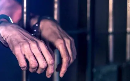 மகளை துன்புறுத்தி சமூக ஊடகங்களில் வீடியோ வெளியிட்ட தந்தை கைது 