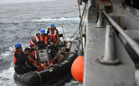 ஓமன் எண்ணெய் கப்பல் விபத்து - இலங்கையர் உட்பட 9 பேர் மீட்பு