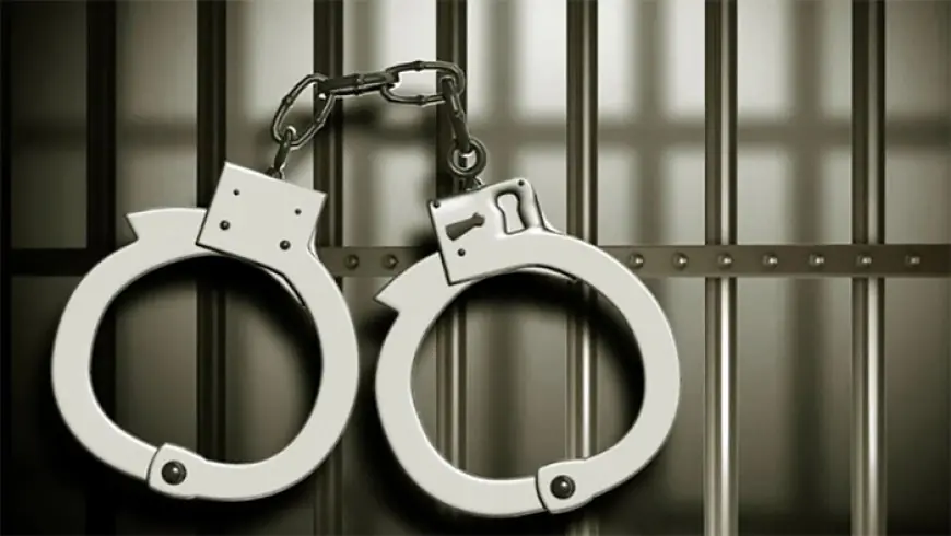 போலி அழகுசாதனப் பொருட்களை விற்பனை செய்த இருவர் கைது 