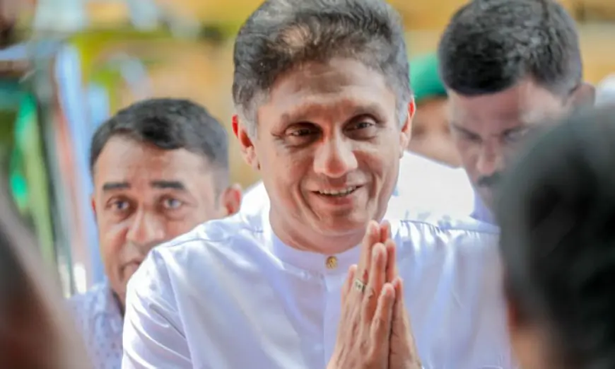 எதிர்க்கட்சித் தலைவர் கட்டுப்பணத்தை செலுத்தினார்