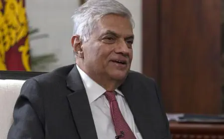 வேட்பு மனுவில் கையெழுத்திட்டார் ஜனாதிபதி