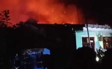 பூண்டுலோயாவில் 17 குடியிருப்புகள் தீக்கிரை;70 பேர் தஞ்சம்