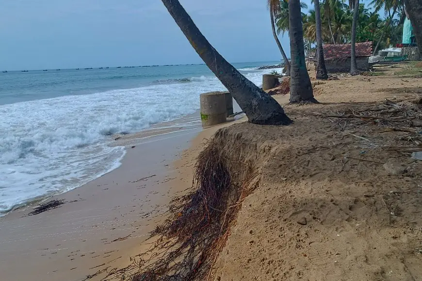 கடலரிப்பினால் காவு கொள்ளப்படும் அம்பாறை மீனவர் உடமைகள்