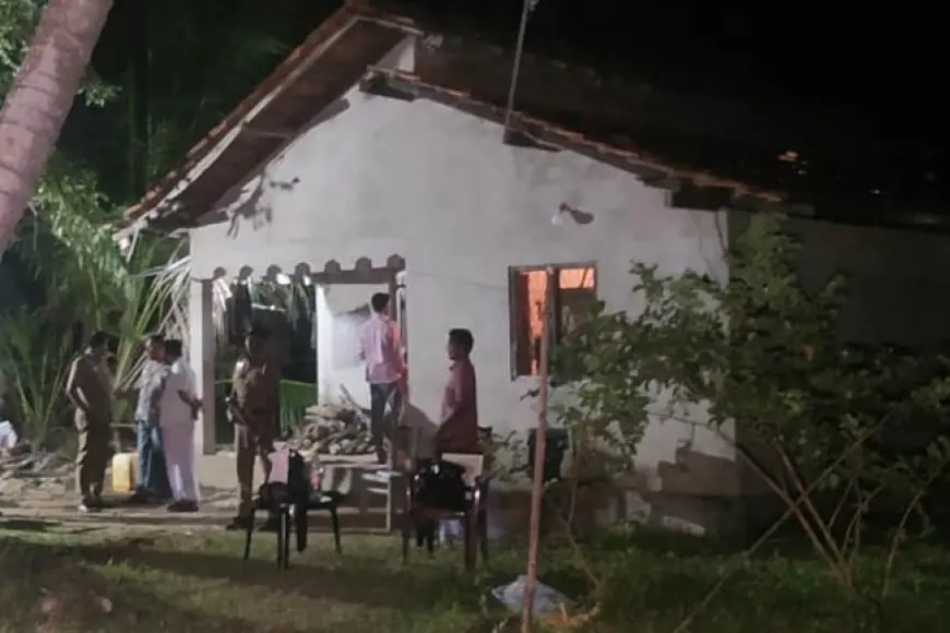 மூன்று பிள்ளைகளின் தாய் வீட்டுக்குள் கொலை