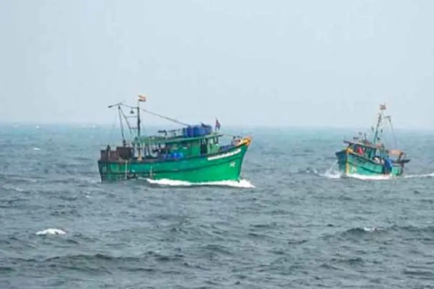 தமிழக மீனவர்கள் 11 பேர் இலங்கை கடற்படையினரால் கைது!