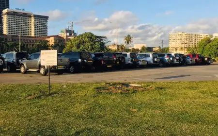 டஜன் கணக்கான அரச வாகனங்களை திரும்பி அனுப்பிய முன்னாள் அமைச்சர்கள்