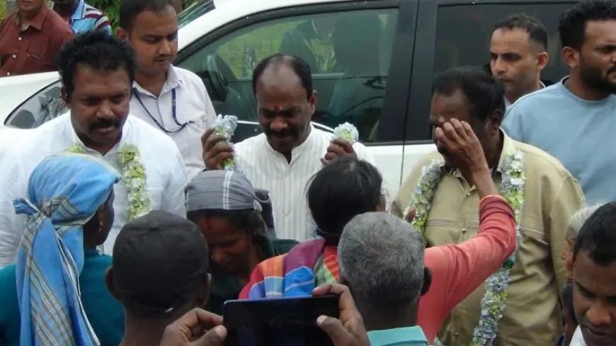 'அரச ஊழியர்கள் பொறுப்புடன் வாக்களிக்க வேண்டும்'