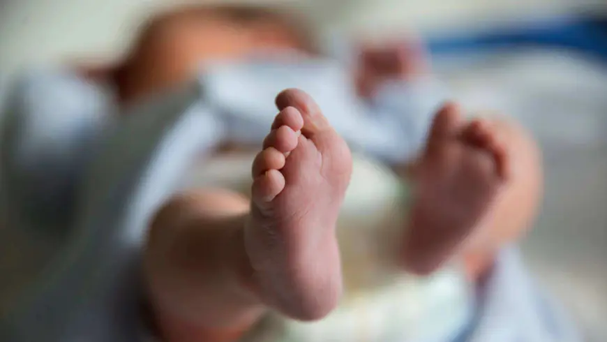 வீதியோரத்தில் கைவிடப்பட்ட நிலையில் இரண்டு மாத குழந்தை மீட்பு