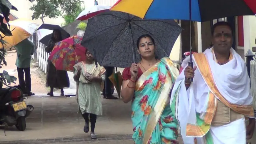 மலையக பெருந்தோட்ட மக்கள் ஆர்வத்துடன் வாக்களிப்பு