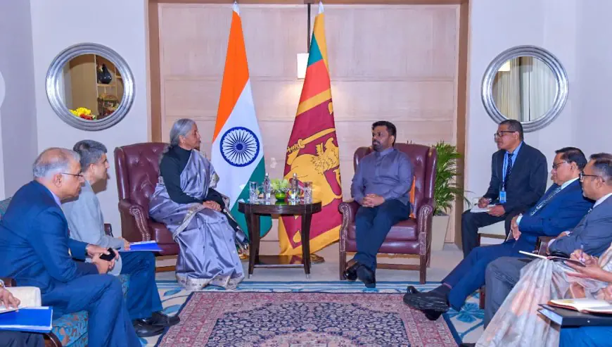 இந்திய நிதி, வெளிவிவகார அமைச்சர் மற்றும் பாதுகாப்பு ஆலோசகருடன் ஜனாதிபதி சந்திப்பு