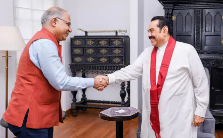 மஹிந்தவைத் சந்தித்த இந்திய உயர் ஸ்தானிகர் சந்தோஷ் ஜா