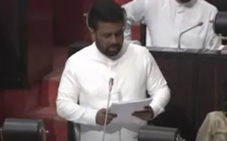 வரவு - செலவுத் திட்டம் சமர்ப்பிப்பு - பாராளுமன்றம் ஒத்திவைப்பு