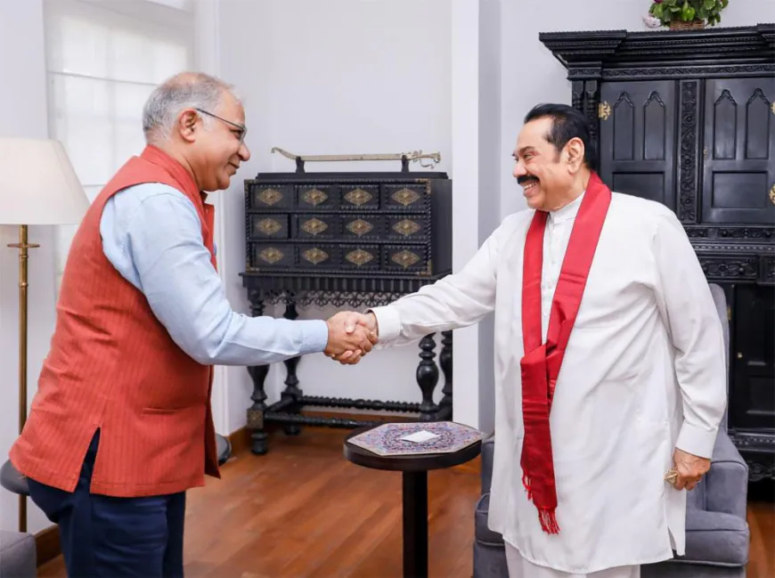 மஹிந்தவைத் சந்தித்த இந்திய உயர் ஸ்தானிகர் சந்தோஷ் ஜா