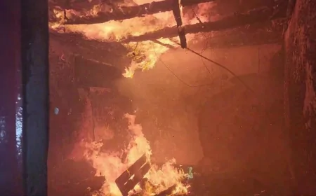 தொழிலாளர் குடியிருப்புகள் 20 தீக்கிரை!