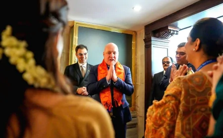 நியூசிலாந்து பிரதமர் கிறிஸ்டோபர் லக்சன் இந்தியா வந்தடைந்தார்