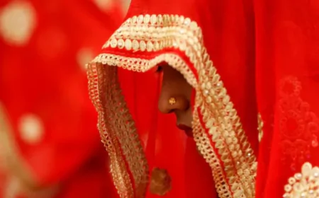 மணமகளுக்குப் பதிலாக மாமியாரைத் திருமணம் செய்துகொண்ட இளைஞன்!