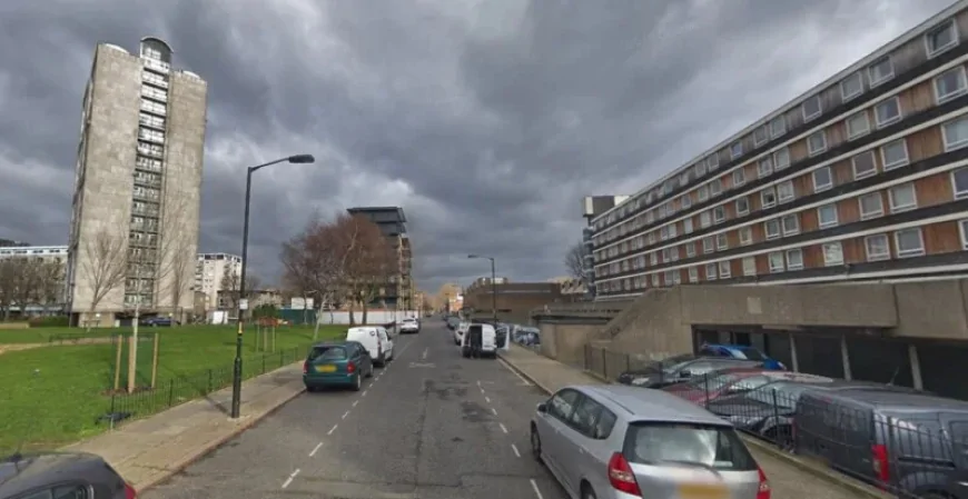 Murder Investigation Launched After 21-Year-Old Fatally Stabbed in Walworth