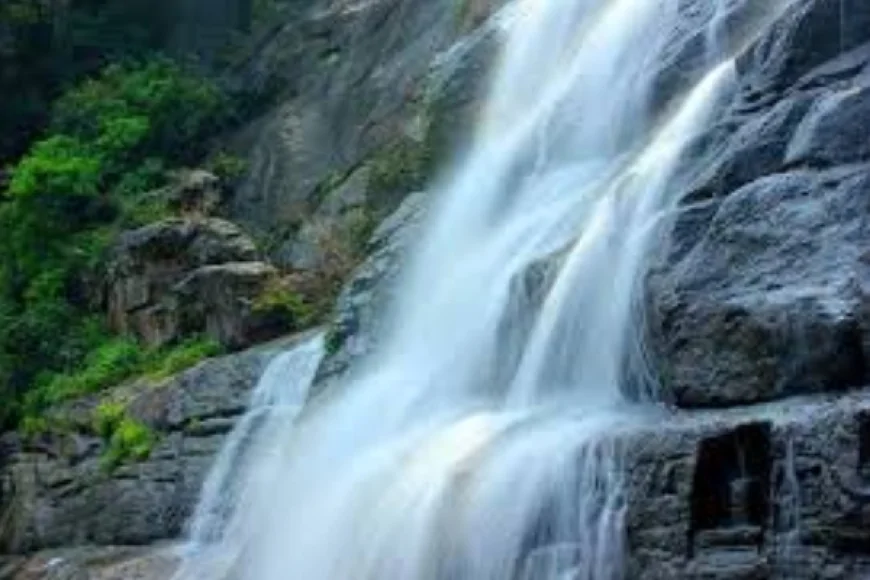 நீர்வீழ்ச்சியில் நீராடச் சென்ற இளைஞன் மாயம்