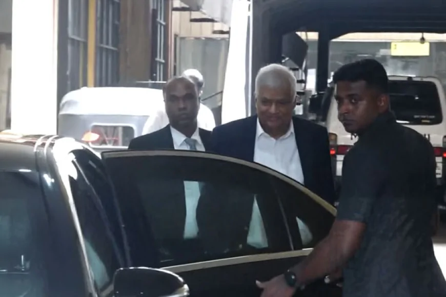 வாக்குமூலத்தை வழங்கிய பின்னர்  வெளியேறினார் முன்னாள் ஜனாதிபதி ரணில் 