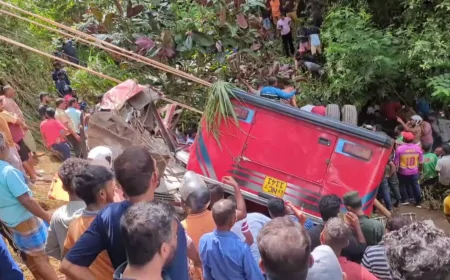 பஸ் விபத்தில் காயமடைந்தவர்களை கொழும்புக்கு கொண்டுவர 2 ஹெலிகொப்டர்கள்