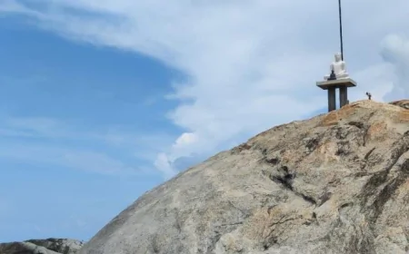 உகந்தமலையில் புதிதாக முளைத்த புத்தர் சிலை!