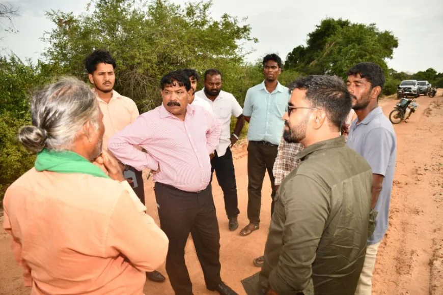 சட்டவிரோத மணல் அகழ்வு இடங்களை பார்வையிட்ட அமைச்சர் 