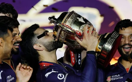 முதல்முறையாக கோப்பையை வென்ற ஆர்சிபி.. 18 வருட கனவு நிறைவேறியது!