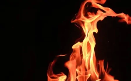 மரக்கடை ஒன்றில் தீ விபத்து;  நான்கு தீயணைப்பு வாகனங்கள் அனுப்பிவைப்பு