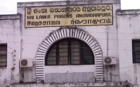 கைதிக்கு பொதுமன்னிப்பு - சிறைச்சாலை கண்காணிப்பாளர் கைது