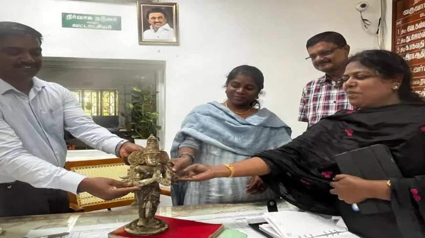 கிணறில் இருந்து கிடைத்த ஐம்பொன் கருடாழ்வார் சிலை