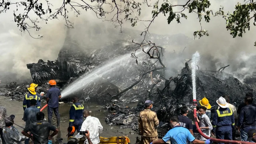 இந்தியாவில் இருந்து இலண்டன் நோக்கி 242 பேருடன் புறப்பட்ட விமானம் விபத்து