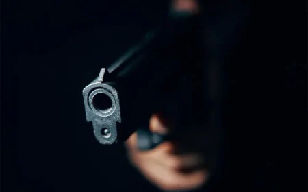 அதிகாலை நடந்த துப்பாக்கிச் சூட்டில் சிறுமி உள்ளிட்ட மூன்று பேர் காயம்