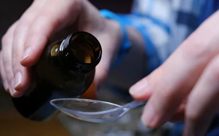 11 குழந்தைகள் உயிரிழப்பு; இருமல் மருந்தை பரிந்துரைத்த மருத்துவர் கைது