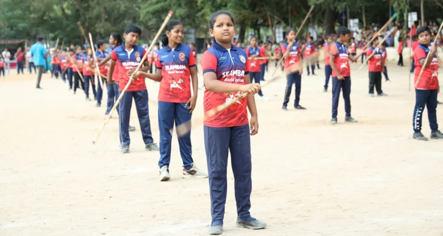 50 மணி, 50 நிமிடங்கள் 50 நொடிகள் சிலம்பம் சுற்றி சோழன் உலக சாதனை படைத்த பொல்லாச்சி மாணவர்கள்
