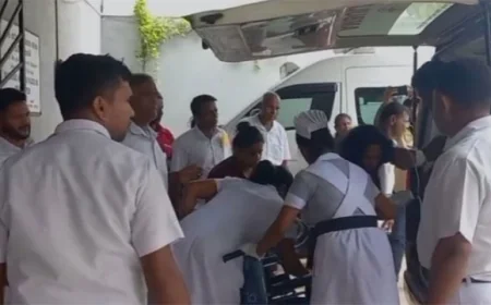 தனியார் பேருந்து கவிழ்ந்து ஒருவர் பலி; உயர்தர மாணவர்கள் உட்பட சுமார் 20 பேர் காயம்