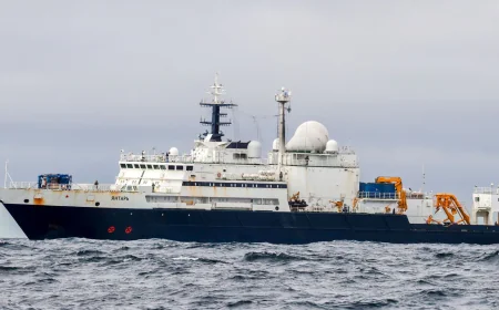 பிரிட்டன் கடற்பரப்பை அணுகிய ரஷ்ய ‘யாண்டார்’ உளவு கப்பல்: ஸ்காட்லாந்து வடக்கில் பிரிட்டிஷ் கடற்படை கண்காணிப்பு அதிகரிப்பு