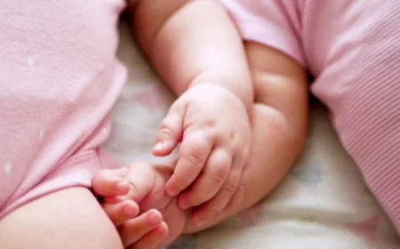 யாழில் பிறந்த இரட்டைக் குழந்தைகள் இருவரும் உயிரிழப்பு