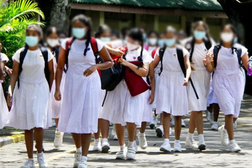 பரீட்சை நிலையத்தின் மூன்று மாடி கட்டிடத்தில் இருந்து விழுந்த மாணவி