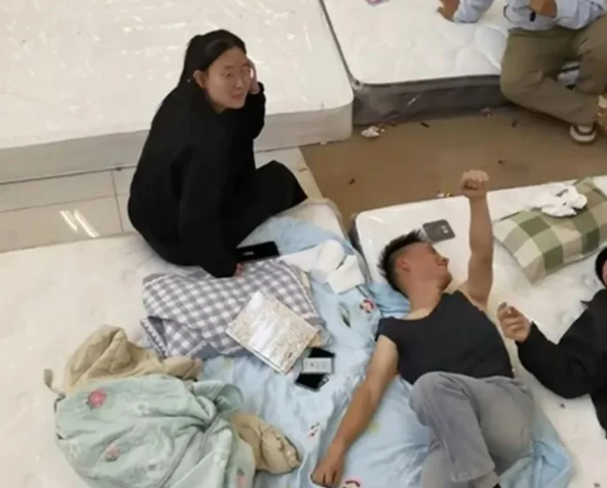 33 மணி நேரம் படுத்திருந்தே “உலகின் சோம்பேறி மனிதன்” பட்டம் வென்ற நபர்