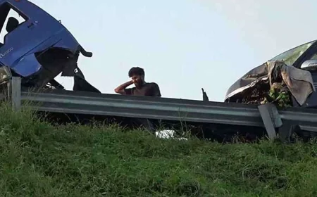 தெற்கு அதிவேக வீதியில் விபத்து: வெளிநாட்டவர்கள் பயணித்த வேன் மோதி ஐவர் காயம்