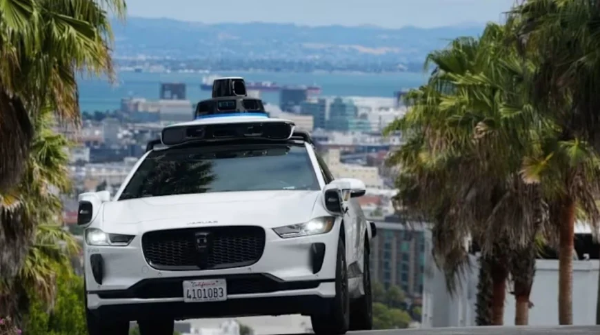 ஓட்டுநரில்லா தானியங்கி டாக்சியில் பிறந்த குழந்தை!