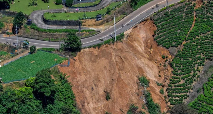 இரு மாவட்டங்களுக்கு மண்சரிவு சிவப்பு எச்சரிக்கை நீடிக்கிறது