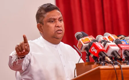 "ஜே.வி.பி.க்கு அரசியல்  செய்ய தெரியலாம்; ஆனால் நாட்டை ஆளத் தெரியாது” சாமர சம்பத் தசநாயக்க