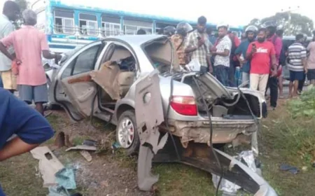 பரந்தன் – முல்லைத்தீவு வீதியில் பஸ்–கார் நேருக்கு நேர் மோதி விபத்து: நால்வர் உயிரிழப்பு