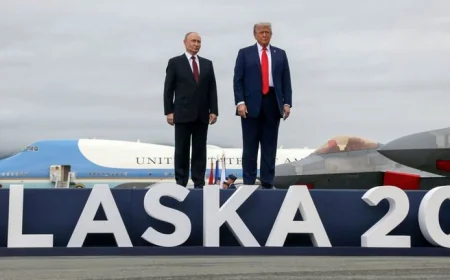 வெள்ளை மாளிகையில் டிரம்ப்–புடின் புகைப்படம்: கவனம் ஈர்த்த அரசியல் தருணம்