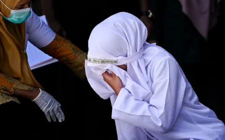 திருமணத்திற்கு புறம்பான பாலியல் உறவு: ஜோடிக்கு 140 முறை பிரம்படி தண்டனை